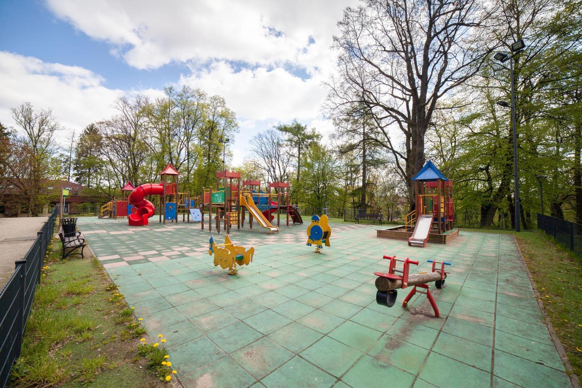 Apartament Parkowy By Rent4You オルシュティン エクステリア 写真